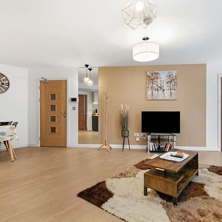 Modern 1 Bedroom Apartment In Woking Town Centre المظهر الخارجي الصورة