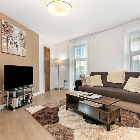 Modern 1 Bedroom Apartment In Woking Town Centre المظهر الخارجي الصورة