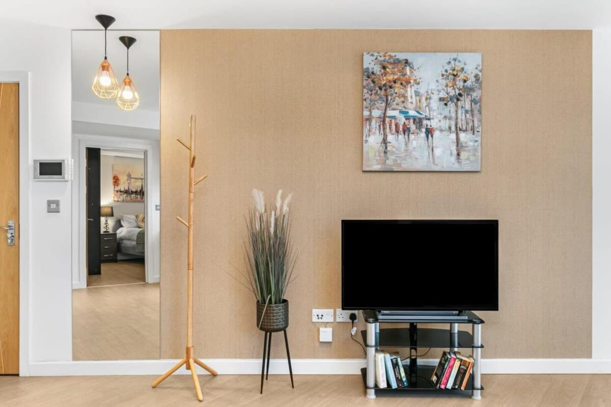 Modern 1 Bedroom Apartment In Woking Town Centre المظهر الخارجي الصورة