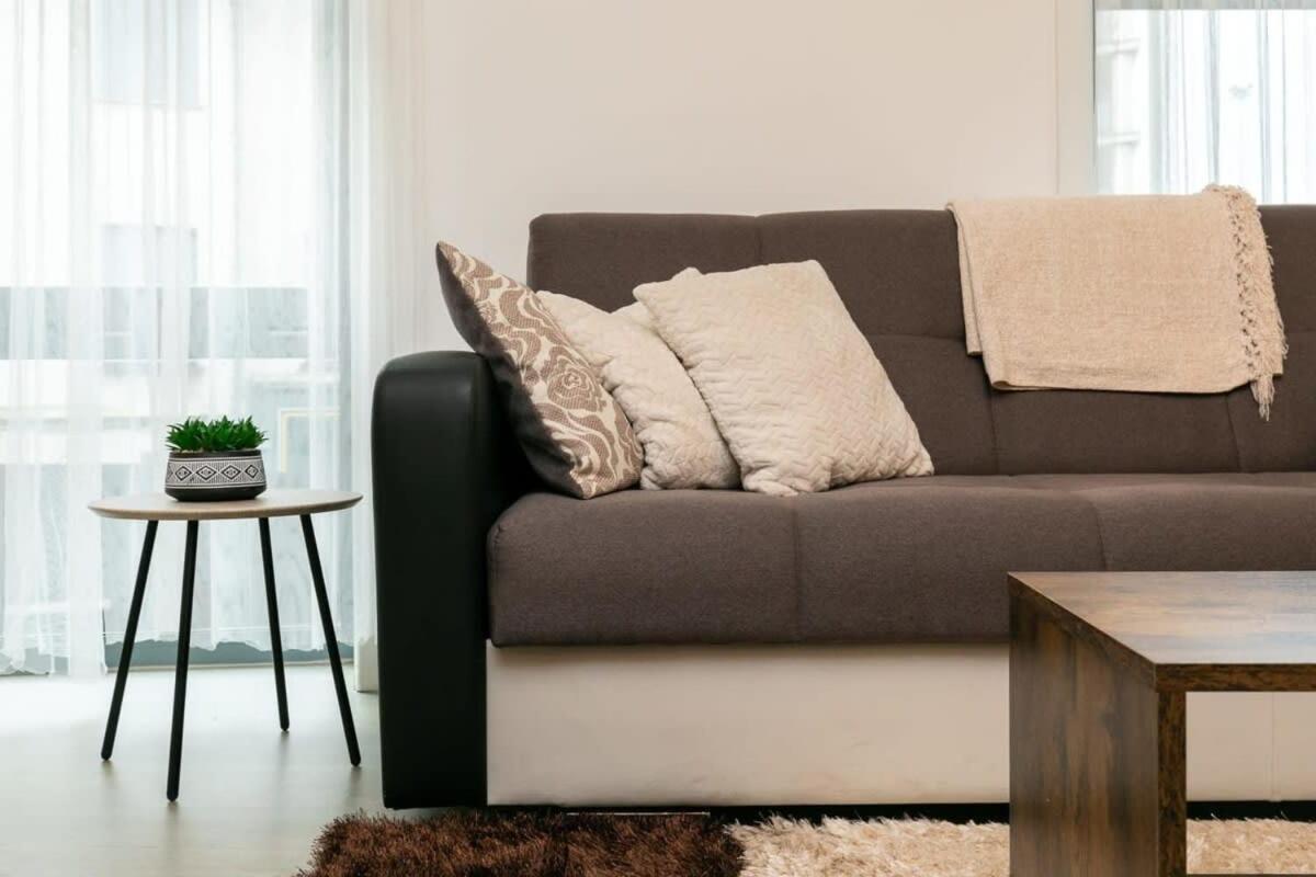 Modern 1 Bedroom Apartment In Woking Town Centre المظهر الخارجي الصورة
