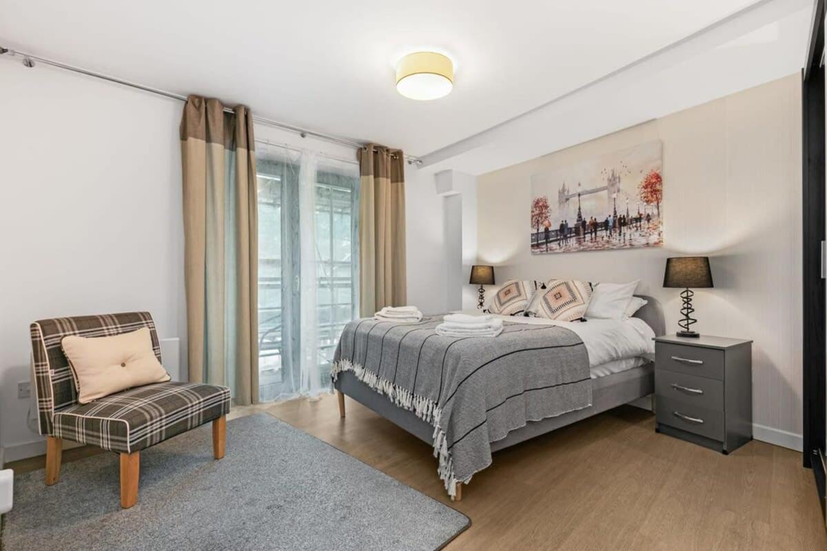 Modern 1 Bedroom Apartment In Woking Town Centre المظهر الخارجي الصورة
